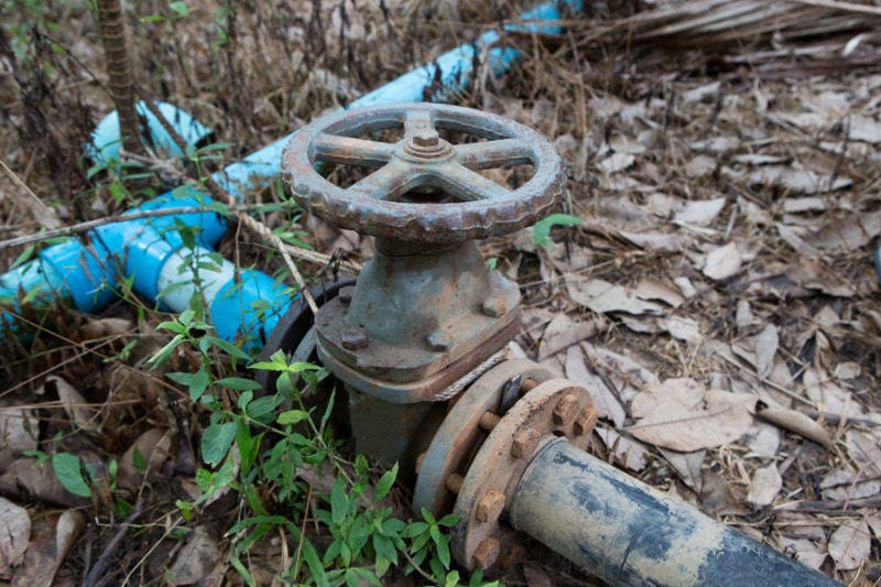 The water valve on the pipe in farm.